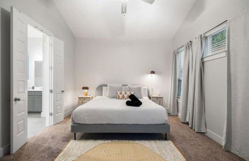 Modern and lux 4B House with Office 20 min to DT - Foto 34