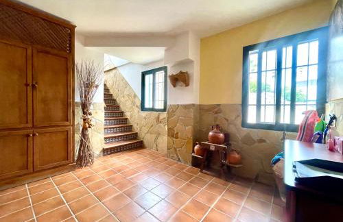 Apartamentos Axarquia , Frigiliana, terraza privada con vistas a la montaña rio y al mar - Photo 20