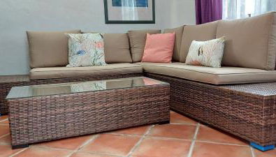 Apartment mit kleiner Innenhof-Terrasse im mediterranen Stil - Foto 3