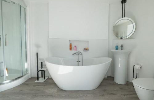 #42 Fantasia - Malvern Luxury Apartment sleeps 12 - Foto 44