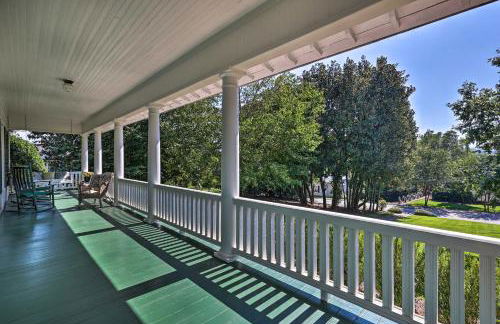 Lush Elkin Home with Porch Views and Pool Table - Foto 41