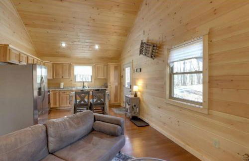 New Serene, Fun & Comfy Cabin- Covered Deck, Grill, Arcade - Foto 5