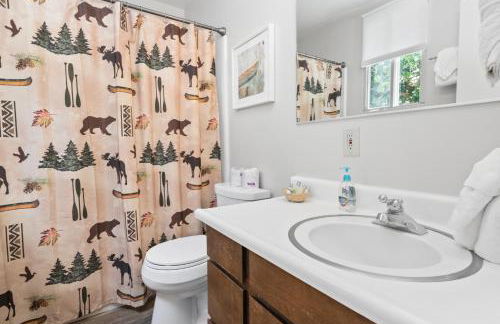 Moonlight Shores Lakefront - Lakefront home with hot tub! - Foto 47