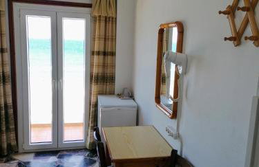 Lefteris Rooms - Foto 13