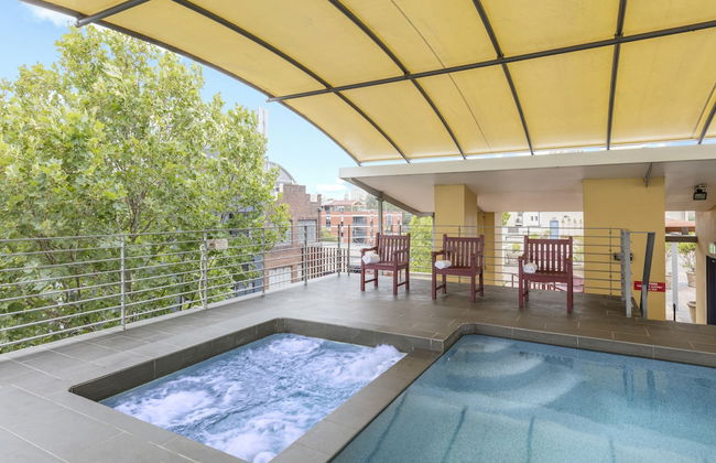 Nesuto Chippendale - Foto 17