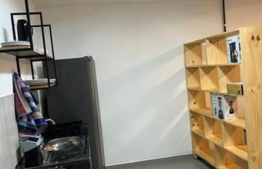 01 - ESTÚDIO MODERNO com Área privativa, Wi-Fi veloz, TV smart, Vaga de garagem, Cozinha completa, próximo a Skema School - Foto 17