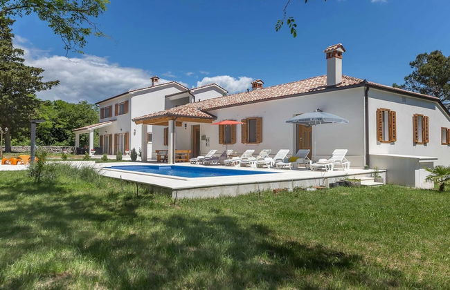 Large Holiday Home With Swimming Pool - Foto 32