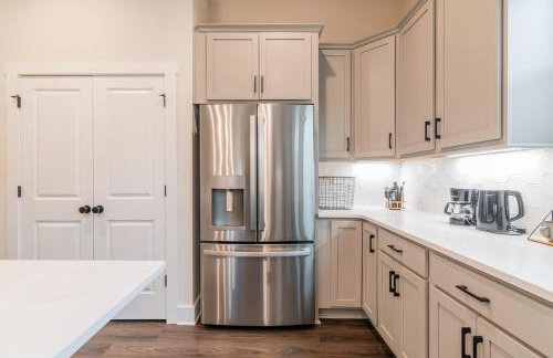 Spacious 4BR Near UNC Charlotte & Major Venues - Foto 23