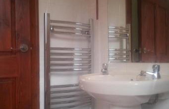 The Snug a cosy, quirky detached cottage with sea views - Foto 7