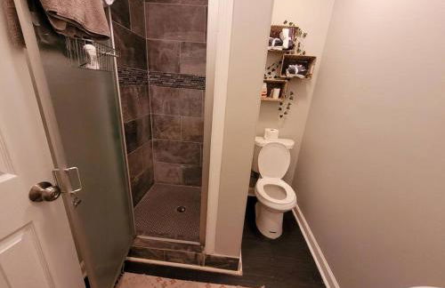 Cozy Delightful Private Studio near Rhodes College, Shuttle, & Vehicle Rental - Foto 23