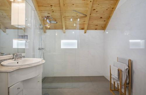 Mountain Retreat by Homie - Photo 50