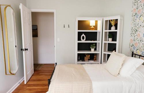 "The Dawning House" - Peaceful Modern Stay w/ Yard - Foto 18