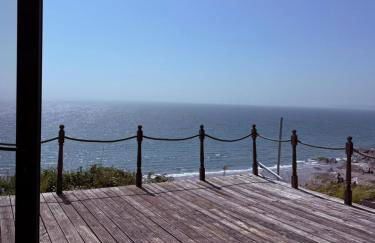 Cliff top chalet with stunning ocean views - Photo 13