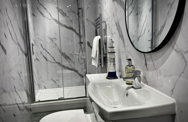 Beautiful Hot Tub Suite in Lytham St Annes - Foto 30