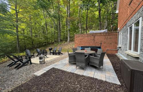 Romantic Getaway or Family Vacay with Mountain Views & Hot Tub - Foto 69