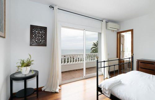 Exclusive Villa with Private Pool in Sitges - Photo 7