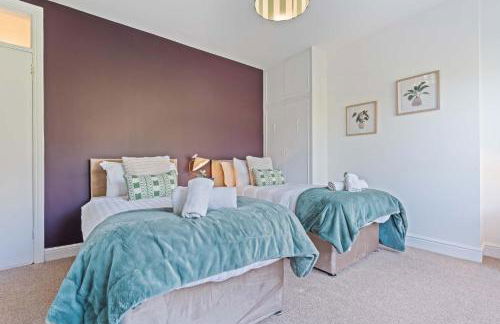 Charming and Spacious Home in Cradley Heath by 53 Degrees Property Sleeps 8 - Foto 21