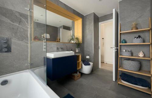 Bright Penthouse with Lift 2 BR Large Balcony Suit Family - Foto 27