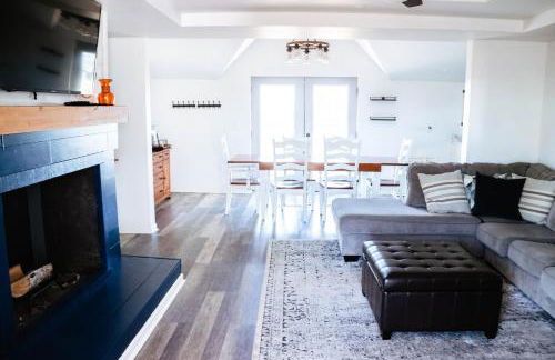 Cordova Farmhouse - 7 Minutes from the Ark! - Foto 9