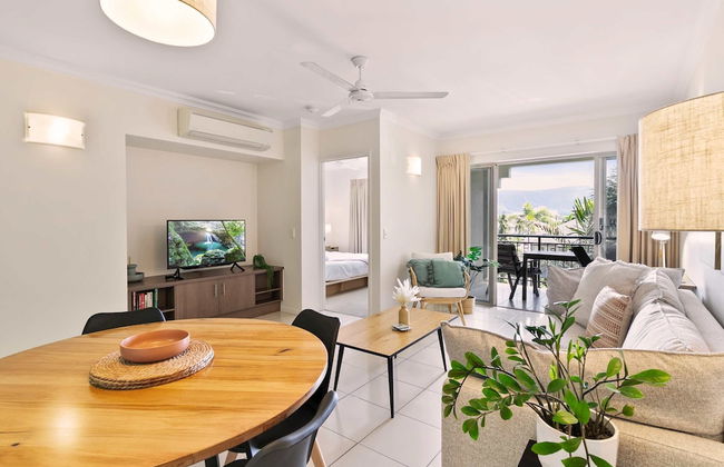 Poolside Paradise Cairns - 9 Pools BBQ Gym - Foto 24