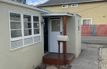 Midtown Charm: 1BR Urban Pad - Foto 3