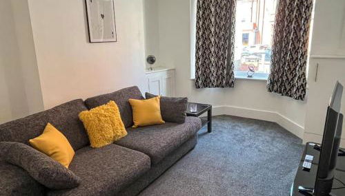 8 Nantwich Road - Photo 2