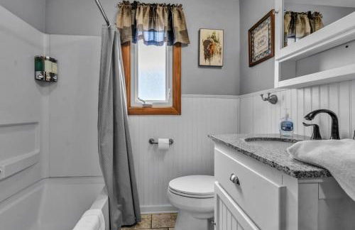 Gorgeous 2 Queen Bedroom Apartment in North Buffalo with 70 inch TV - Foto 4