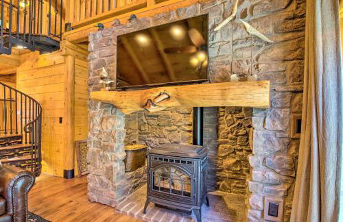 Luxury Mountain Cabin with Furnished Deck and Views! - Foto 5