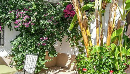 Elegant Villa in Nuevo Portil with Shared Pool - Foto 4, Garden