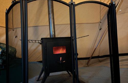Cozy Hot Tent with Log Burner & Hot Tub Left Tent - Foto 13