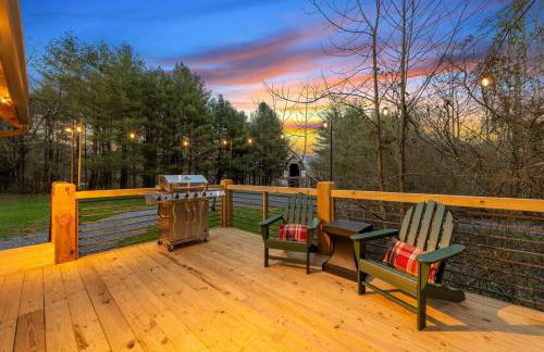 Family fun, romantic Hot Tub, Firepit, King Bed 15 min from Blue Ridge & Ellijay - Foto 39