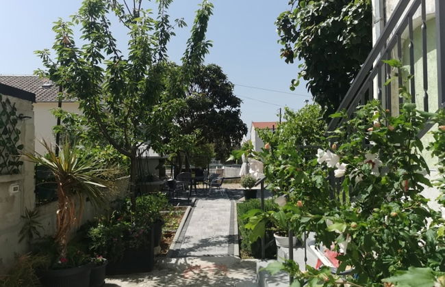 Green-beautiful Modern Apt. With Balcony & Garden - Foto 19