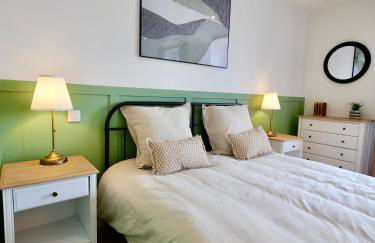 D-Day Suites - Photo 59