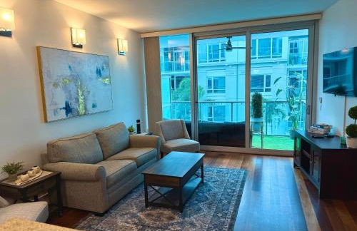 Channelside Luxury Retreat Spacious 2BR 2BA Condo with Pool, Balcony, Sauna & Gym - Foto 6