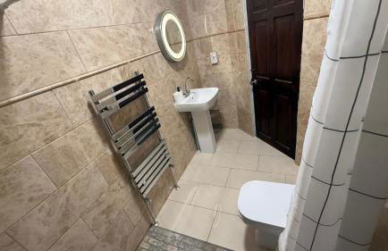 Pat Signature Stays - Photo 59