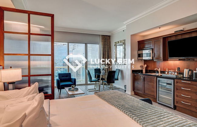 Lucky Gem Penthouse Suites at MGM Signature - Photo 28