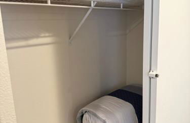 Luxe Bavarian Retreat - in Town with Hot Tub - Foto 48