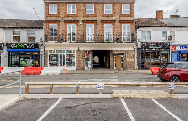 Luxury 2 Bedroom Apartments with Parking - Foto 1