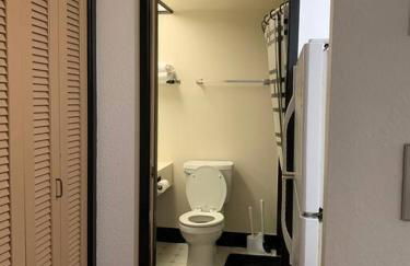 Lucy's Place -STUDIO Apt with air-conditioning, Murphy bed - Foto 8