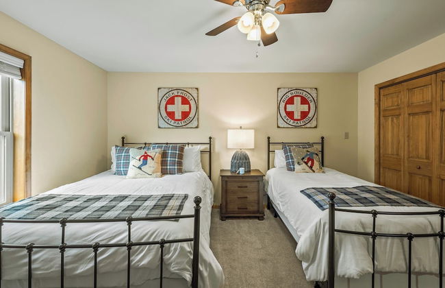 Pocono Paradise by Avantstay Lakeside Retreat, Hot Tub, Game Room, Near Beach - Foto 19