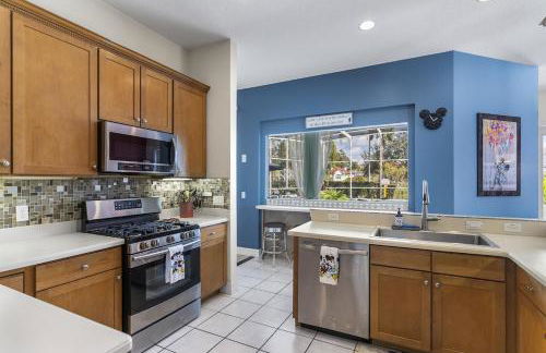 Luxurious 9BR Themed SE Facing Pool Hot Tub Theater Game Room BBQ 2 miles Disney - Foto 25