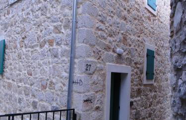 Heritage Apartments Kyra & Fox in Pitve, Hvar - Photo 4