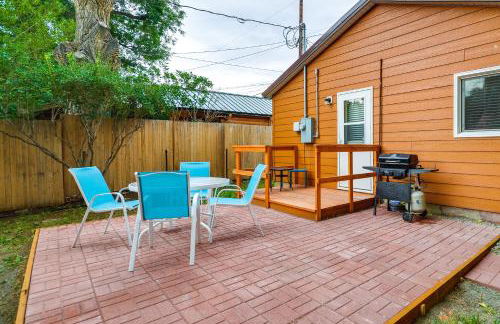 Quaint Cody Cottage with Grill Walk to Downtown! - Foto 1