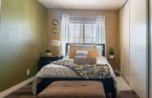 Evonvale Dream! Big Heated pool, jacuzzi seats 16! - Foto 33