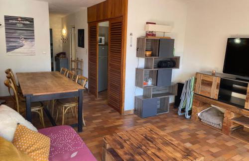 Rdc 48m2 avec terrasse Proche Centre avec parking privé couvert - Foto 9