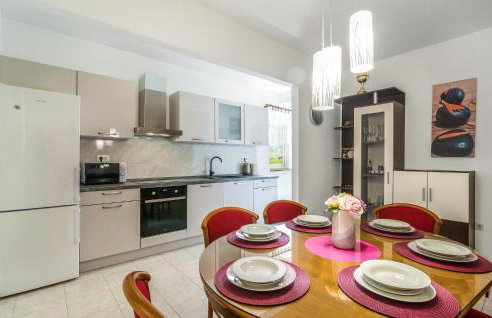 4 Bedroom Stunning Home In Kucice - Photo 5