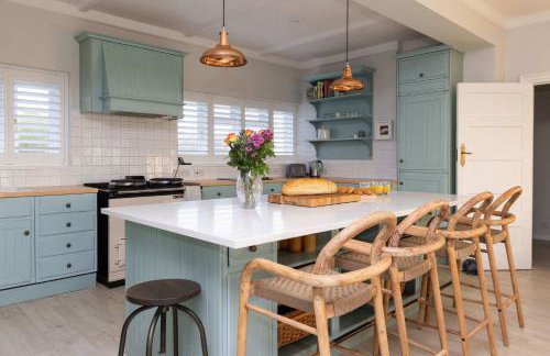 Luxury Beachfront Retreat for 14 with Hot Tub - Photo 14