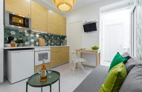 Casa Madere- Idéal Couples - Central & cosy -Train station - Tram & Supermarkets-Balcony- Washing-machine-AC - Foto 17