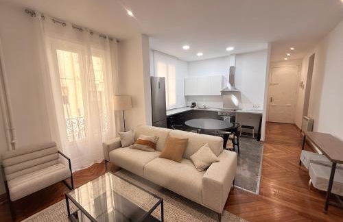 Modern Comfort in Madrid 2BR Gem - Photo 1