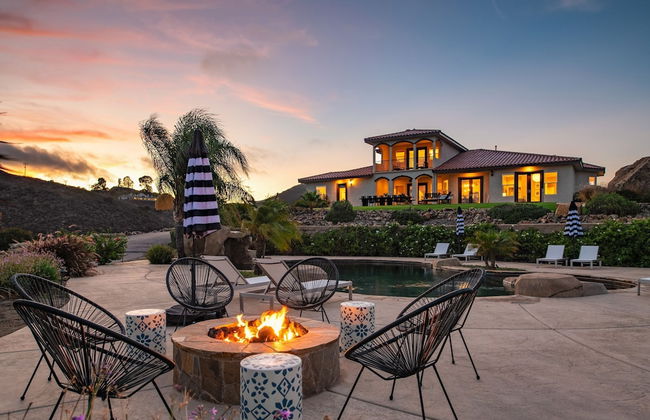 Colina by Avantstay Secluded Mountain Top Oasis w Pool Hot Tub Putting Green - Foto 1